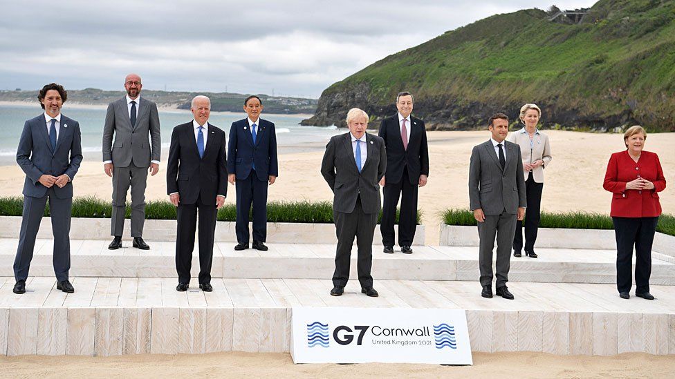 G7 leaders plus Charles Michel and Ursula von der Leyen group photo - enlarge